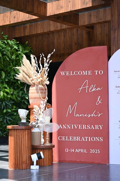 Signage and Photo-op — Arrival / Lobby decor — JW Marriott